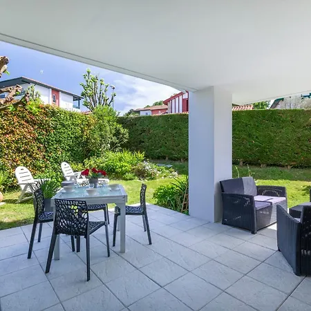 Iris - Welkeys Apartament